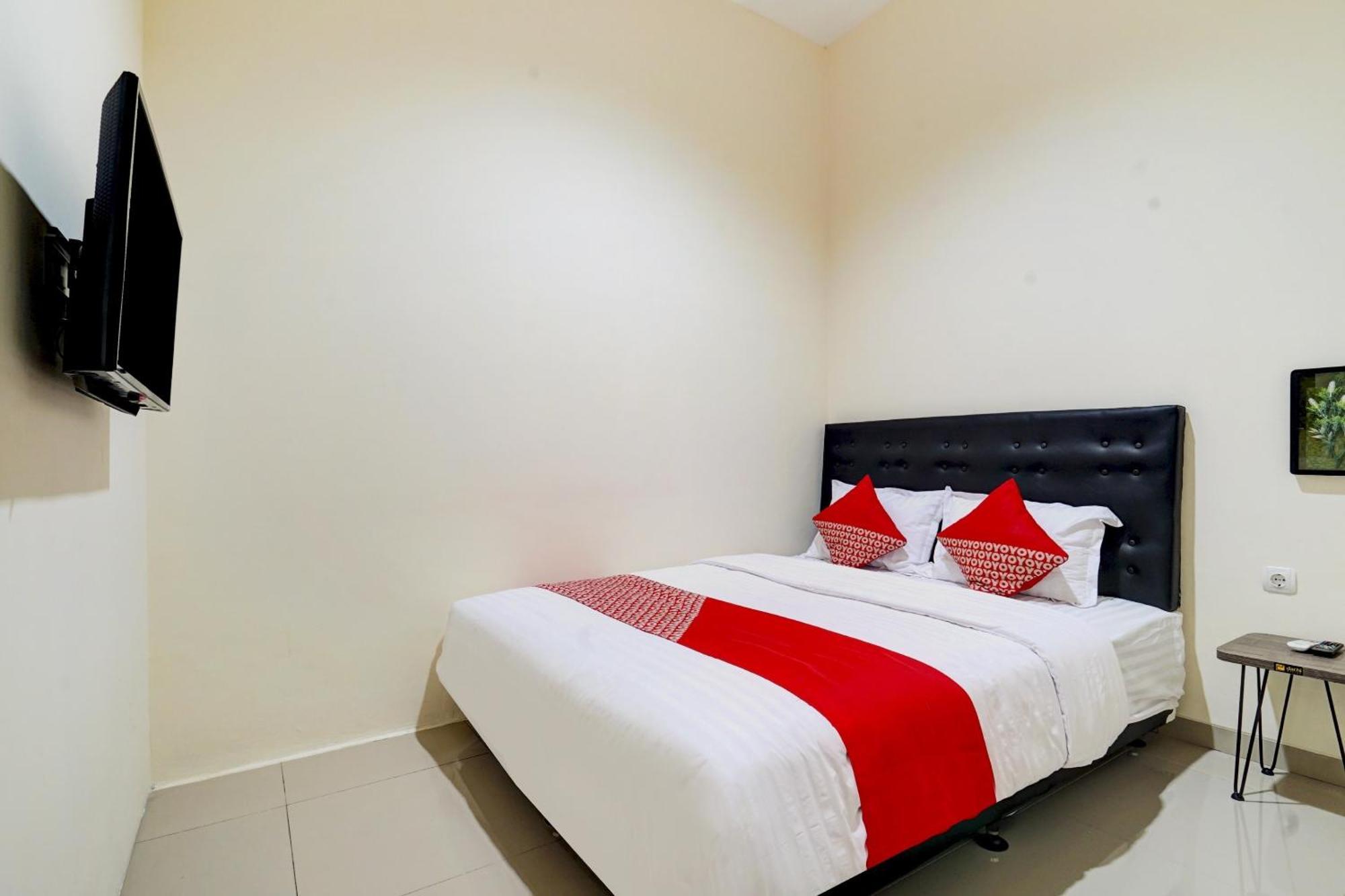 Super Oyo 90778 River Inn Malioboro Yogyakarta Exterior foto
