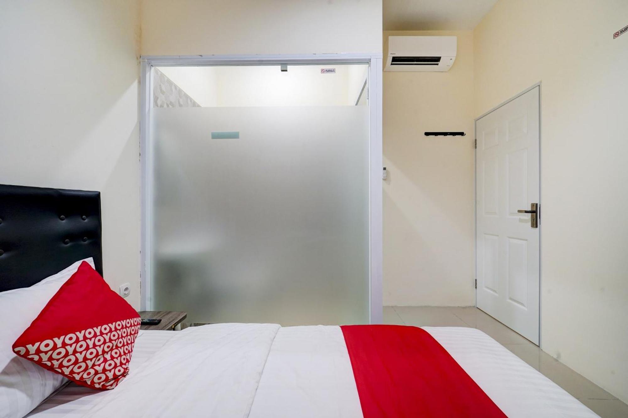 Super Oyo 90778 River Inn Malioboro Yogyakarta Exterior foto
