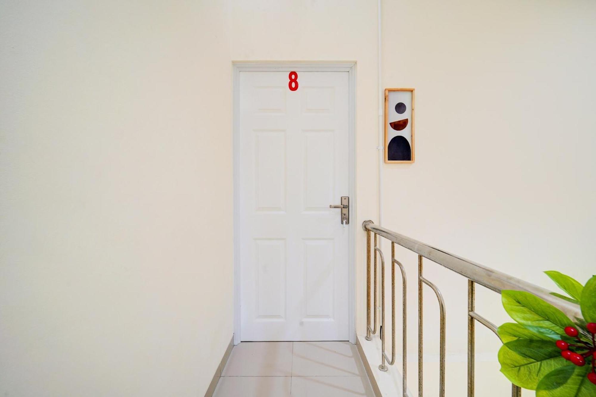 Super Oyo 90778 River Inn Malioboro Yogyakarta Exterior foto