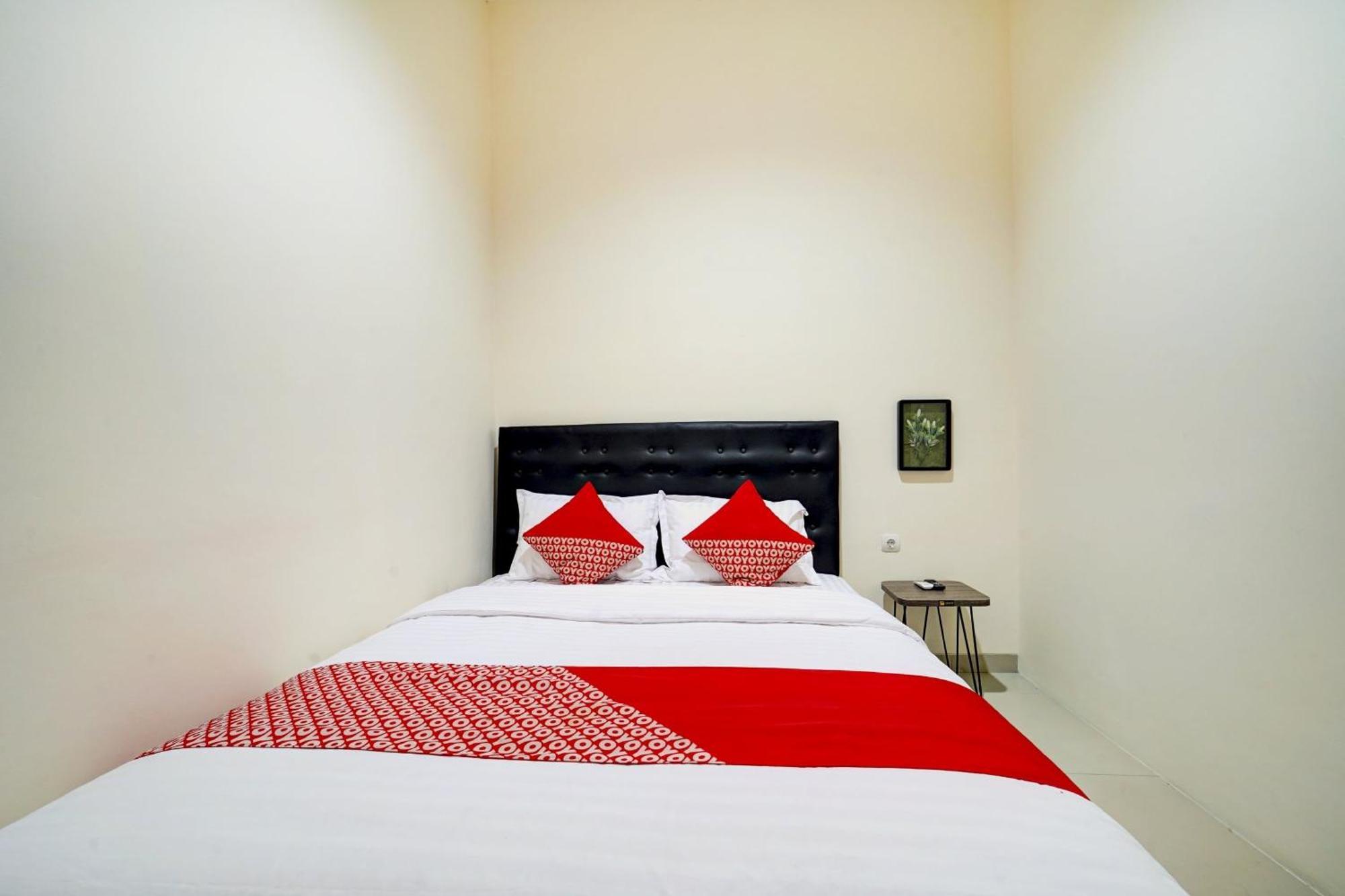 Super Oyo 90778 River Inn Malioboro Yogyakarta Exterior foto
