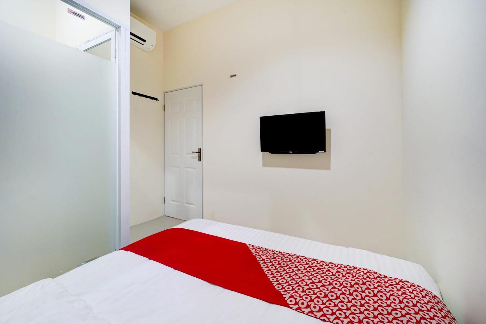 Super Oyo 90778 River Inn Malioboro Yogyakarta Exterior foto