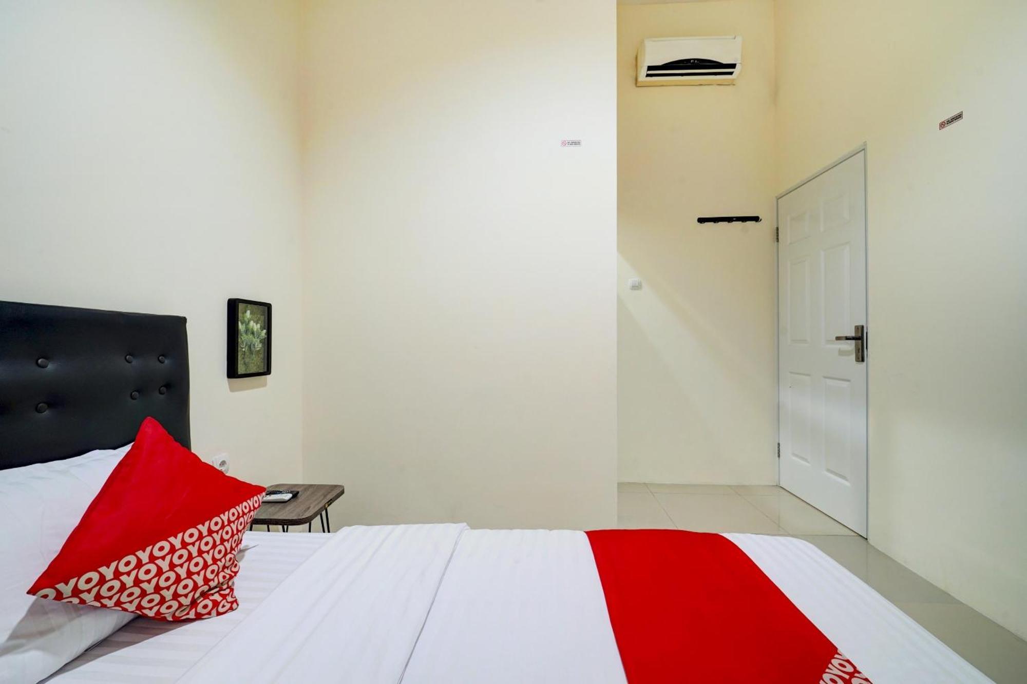 Super Oyo 90778 River Inn Malioboro Yogyakarta Exterior foto